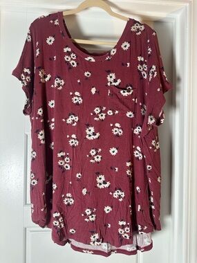 Market & Spruce Maroon Floral Pocket Tee